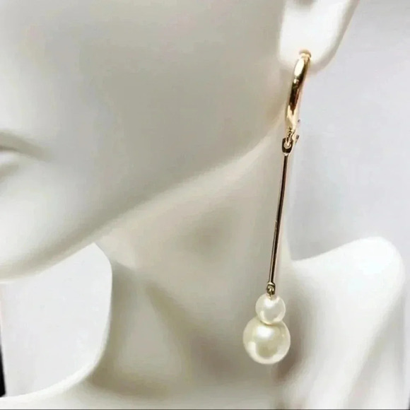 Long Dangle Earrings with Pearl - Picture 4 of 6